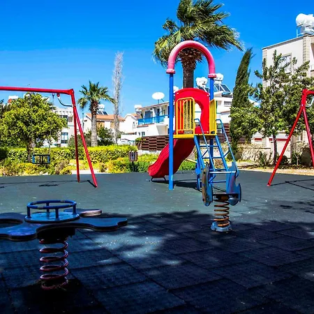 Willa 6 Bdr With Tennis Court *