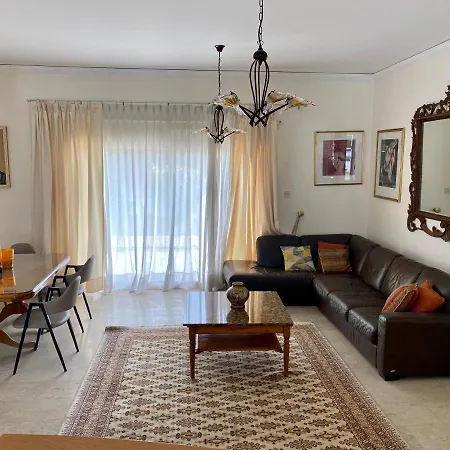 Villa 6 Bdr With Tennis Court
