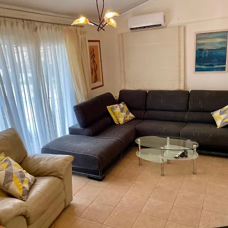 6 Bdr With Tennis Court Villa