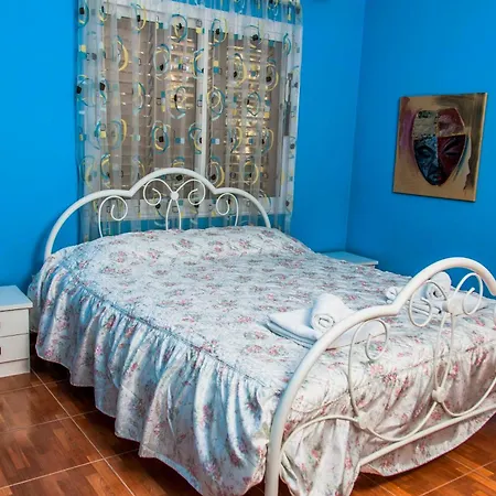 6 Bdr With Tennis Court Paphos