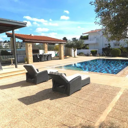 Βίλα 6 Bdr With Tennis Court *