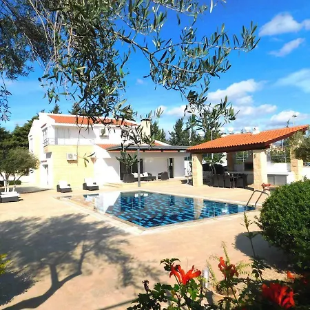 6 Bdr With Tennis Court Villa