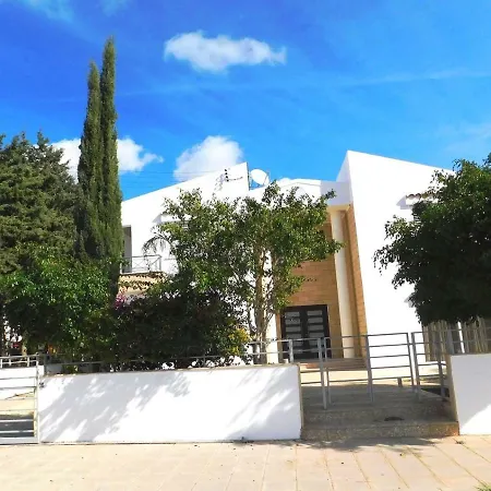6 Bdr With Tennis Court Paphos