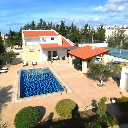 Villa 6 Bdr With Tennis Court