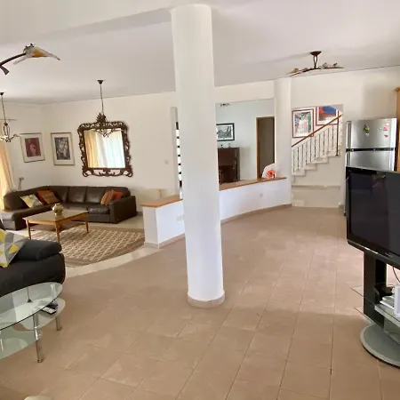 6 Bdr With Tennis Court Villa